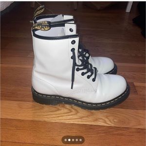 White Doc martens Dr. Martens
